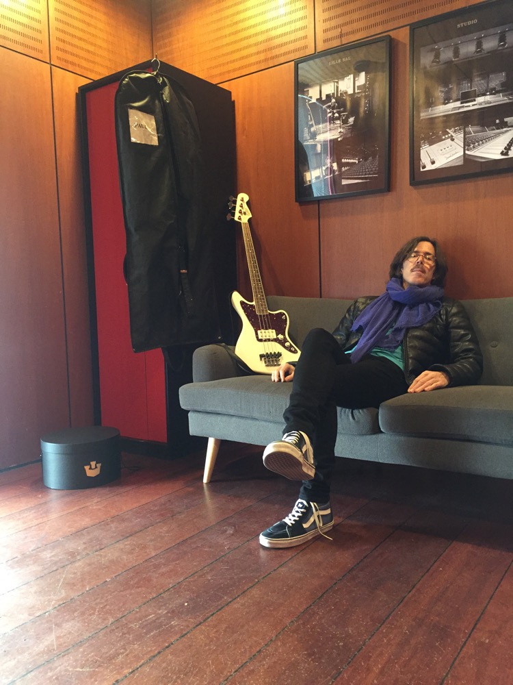 Dressing Room boredom EU.jpeg